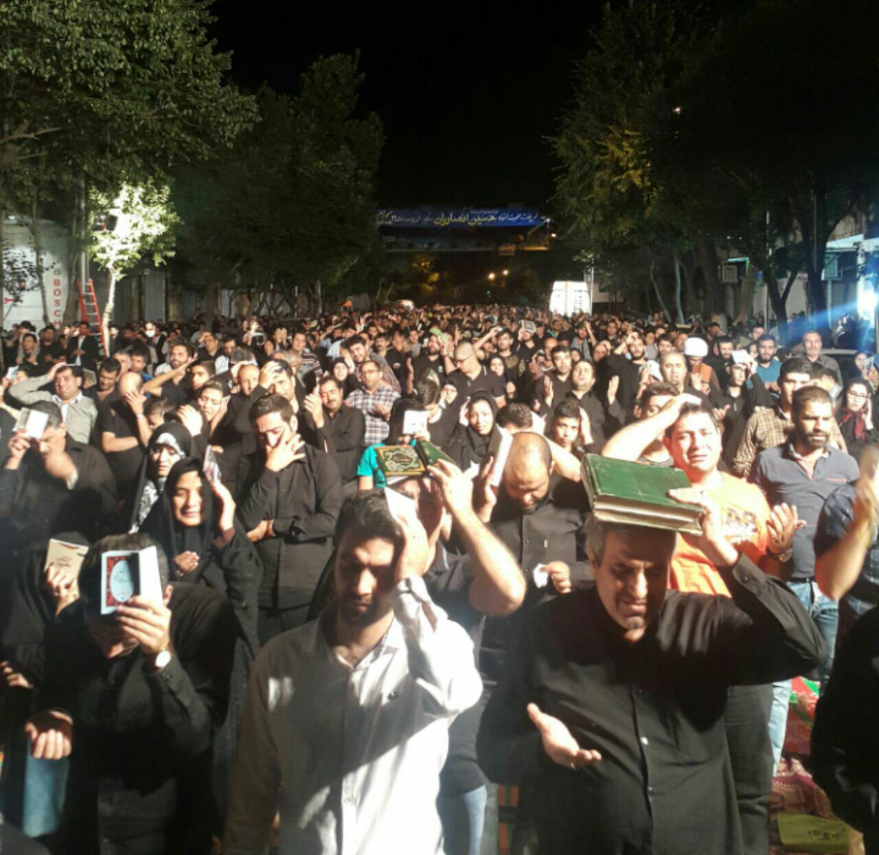 جلوه هایی از نور ایمان در آیینه لیلة القدر جلوه هایی از نور ایمان در آیینه لیلة القدر