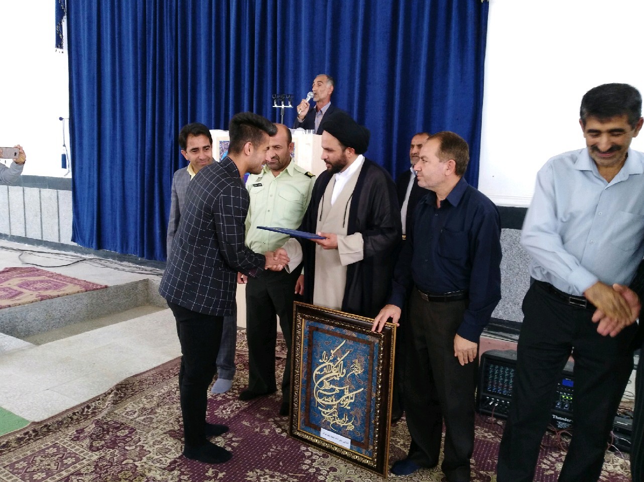 تجلیل از آقای گل لیگ دسته یک فوتبال کشور در چرام 