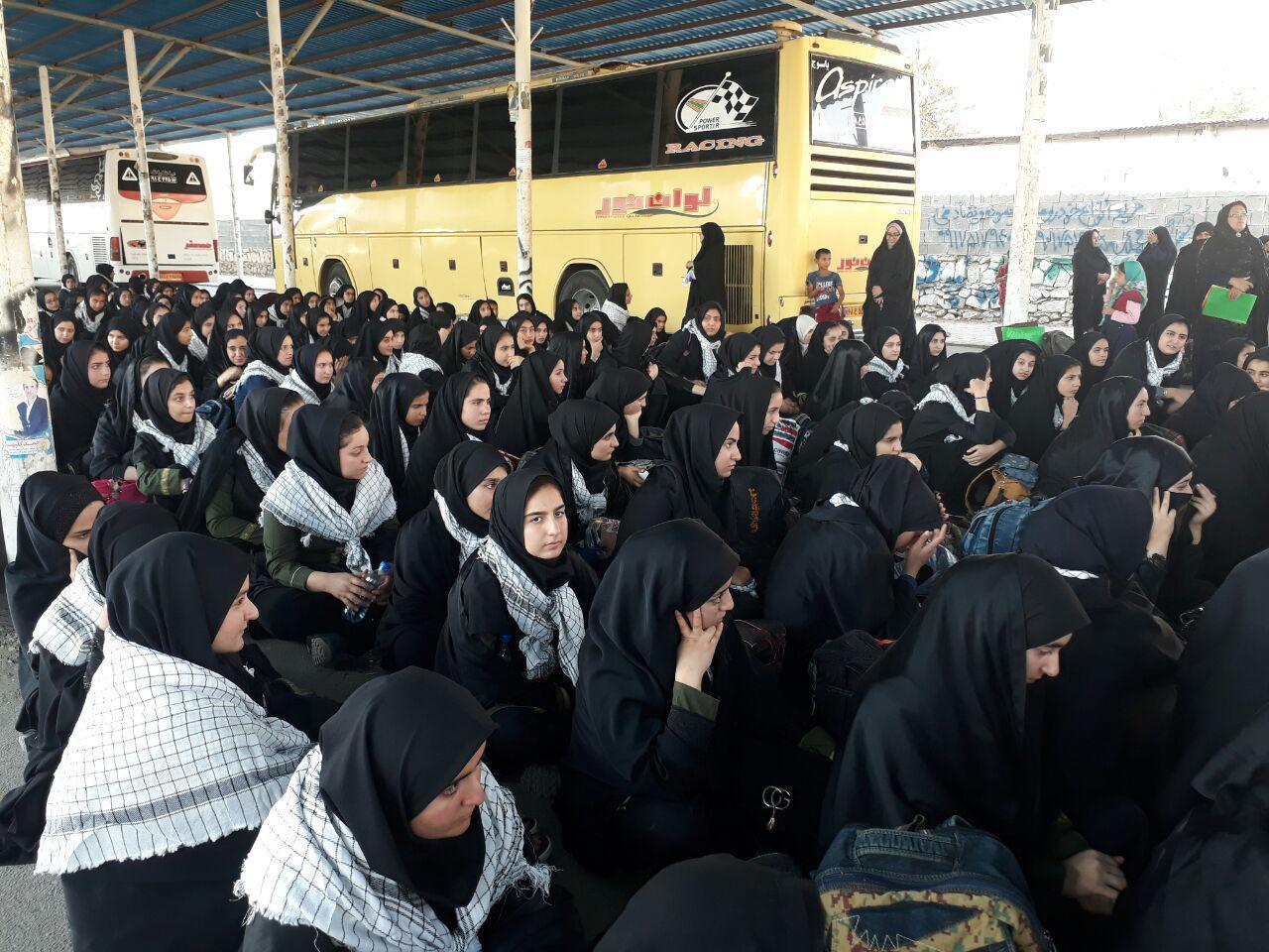 اعزام دانش آموزان بسیجی به مشهد مقدس