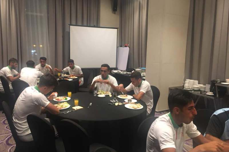 مشکل تغذيه فوتباليست ها حل شد