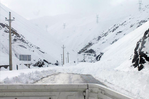 ریزش بهمن در جاده کرج - چالوس