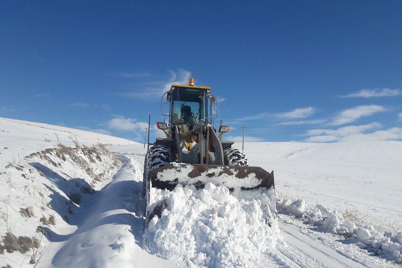 بازگشایی راه ارتباطی بیش از 90 روستای شهرستان مهاباد بازگشایی راه ارتباطی بیش از 90 روستای شهرستان مهاباد