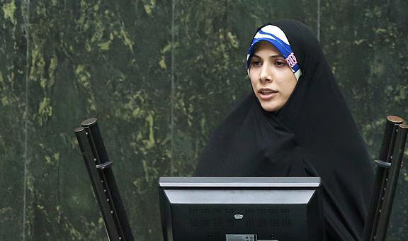 خودروسازی&zwnj;ها به بخش خصوصی واگذار شوند