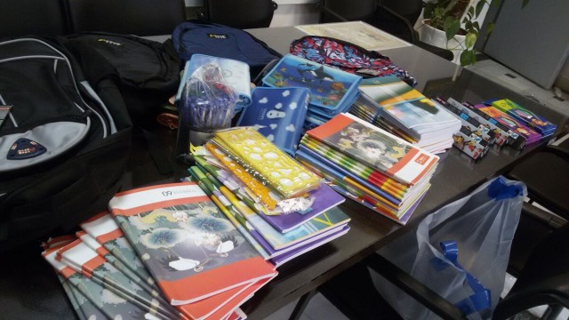 توزیع هزار و ۵۰۰ بسته نوشت افزار بین دانش آموزان نیازمند توزیع هزار و ۵۰۰ بسته نوشت افزار بین دانش آموزان نیازمند