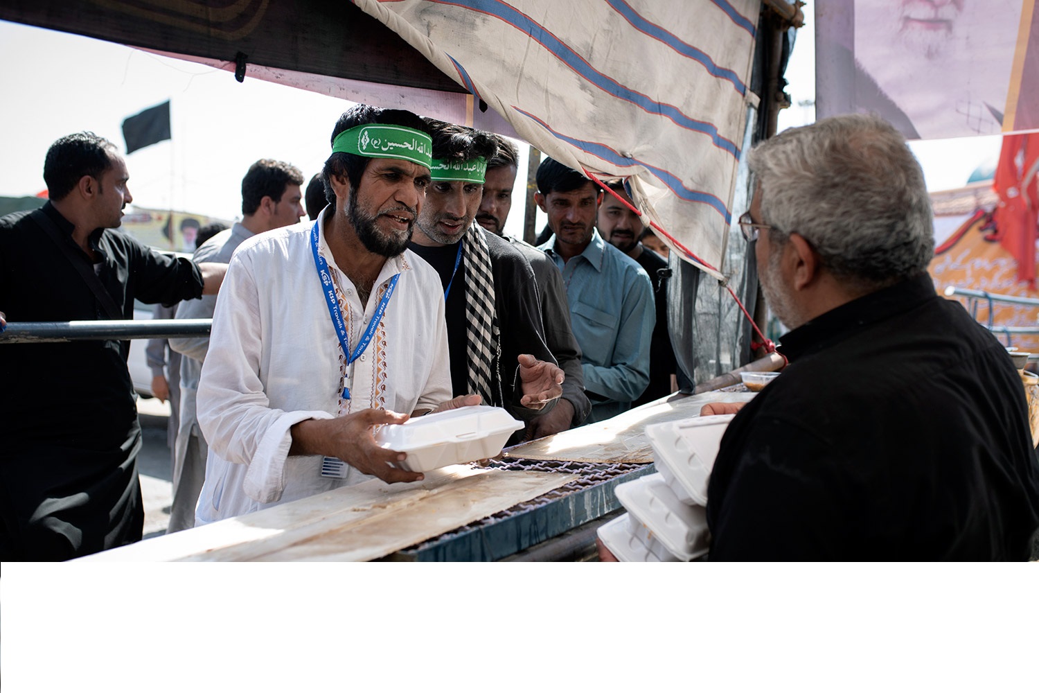 پیش بینی توزیع 220 هزار پرس غذای گرم میان زائران پیاده امام هشتم(ع)