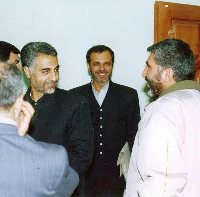 راهی به جز اینکه یک شهید زنده در این عصر باشیم نداریم.