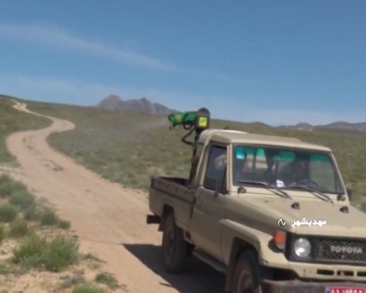 سمپاشی مراتع فولادمحله بر علیه آفت ملخ