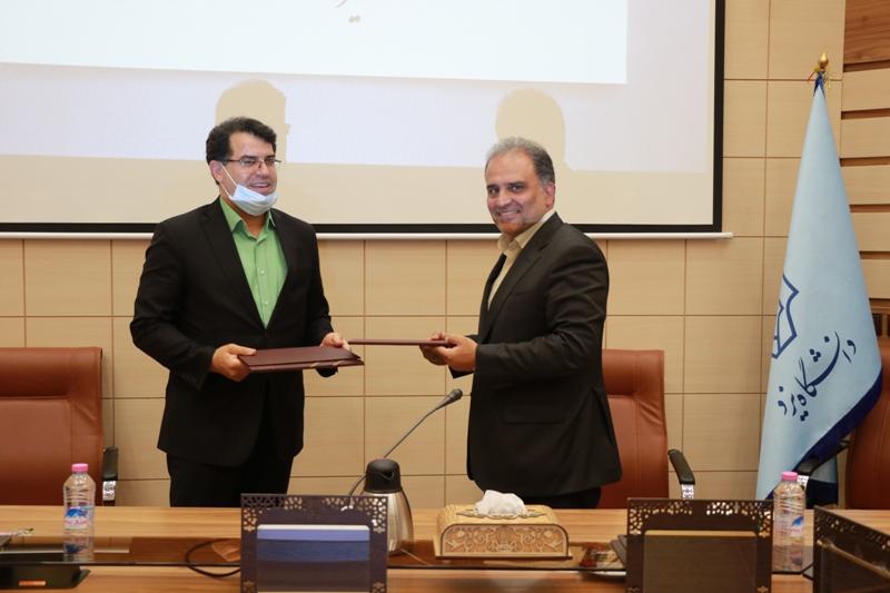 امضای تفاهمنامه همکاری بین دانشگاه یزد و شهرداری یزد امضای تفاهمنامه همکاری بین دانشگاه یزد و شهرداری یزد