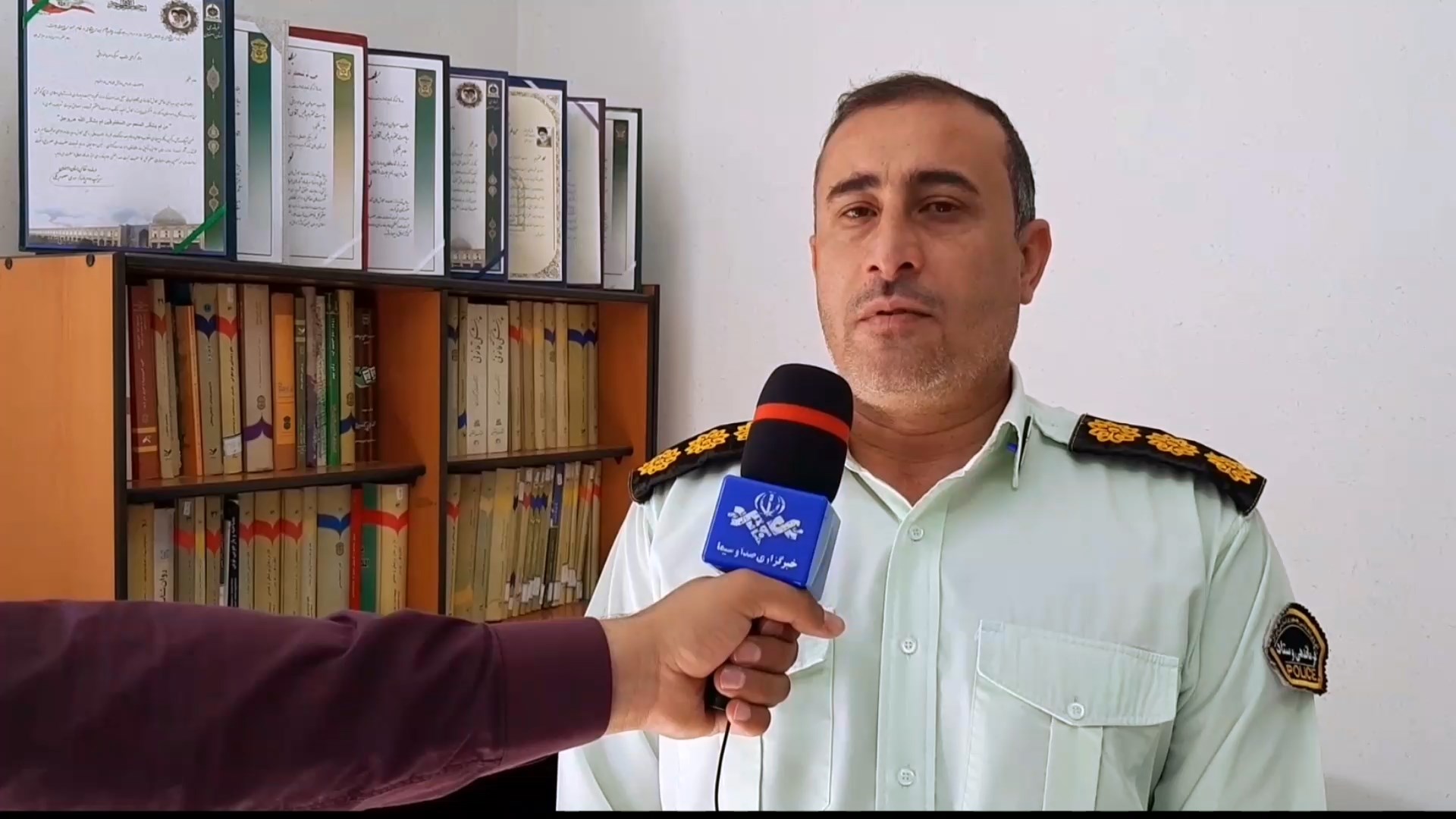 دستگیری اعضای باند سارقان خودرو در شهرستان لنجان دستگیری اعضای باند سارقان خودرو در شهرستان لنجان