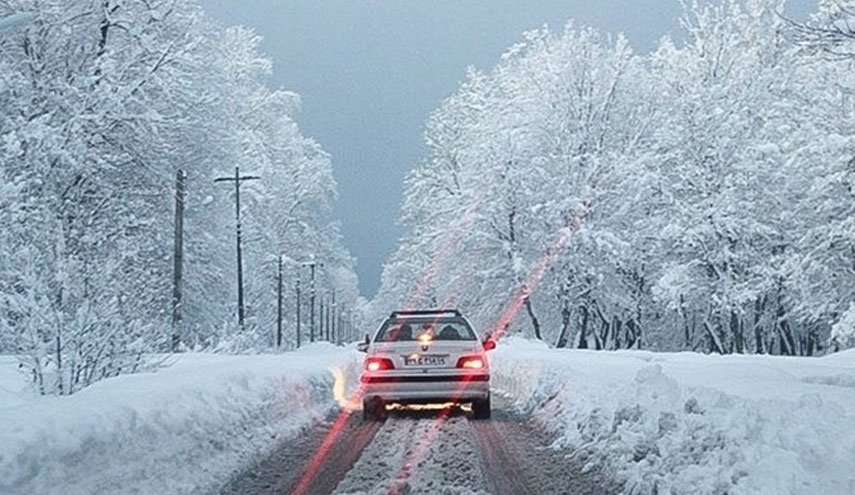 برف و یخبندان در راه آذربایجان‌شرقی