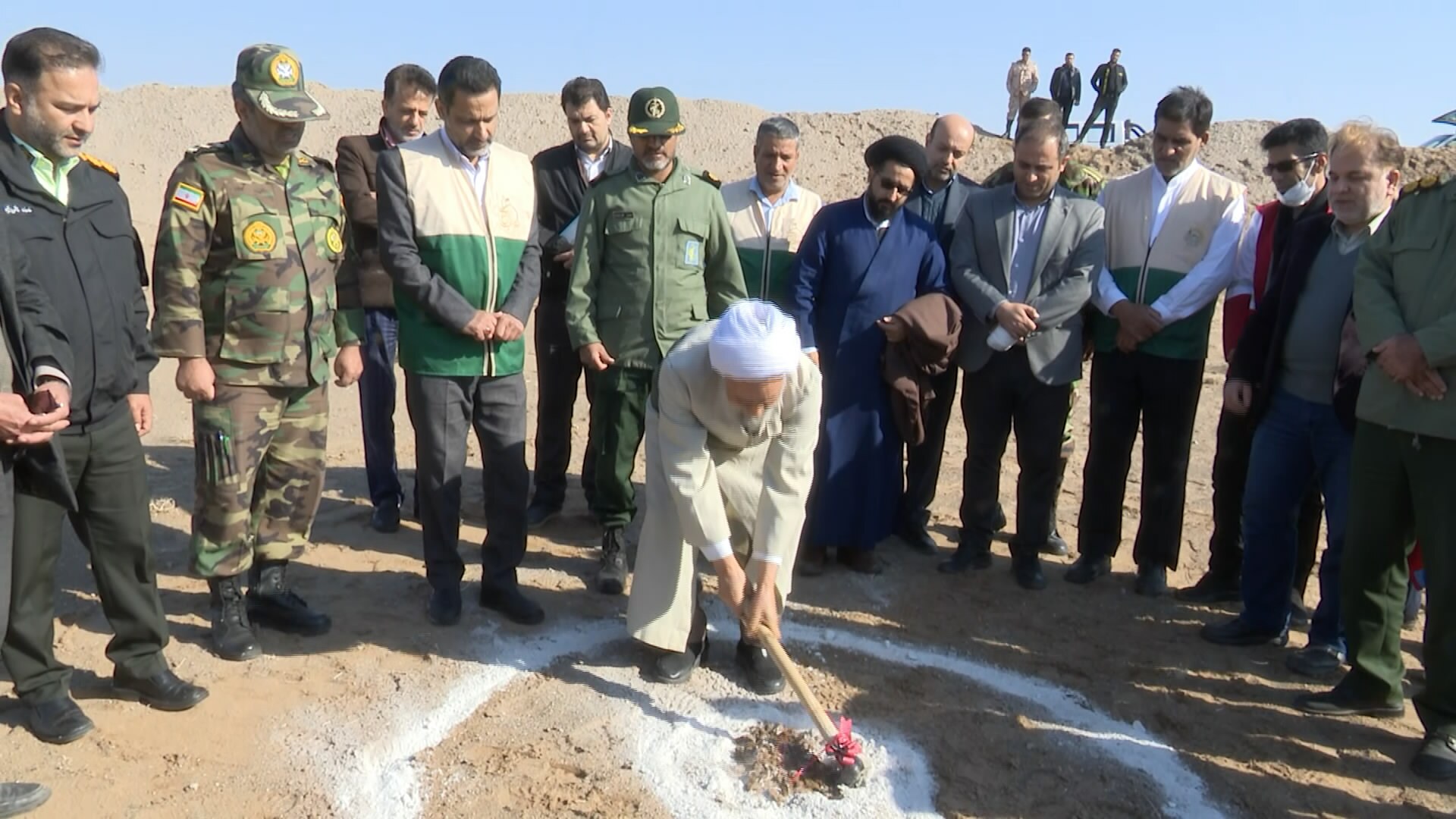 آغار ساخت نیروگاه خورشیدی یک مگاواتی در آران و بیدگل