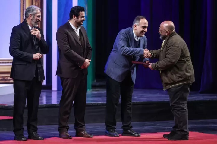 شانزدهمین جشنواره تجسمی فجر پایان یافت/ اهدای طوبای زرین شانزدهمین جشنواره تجسمی فجر پایان یافت/ اهدای طوبای زرین