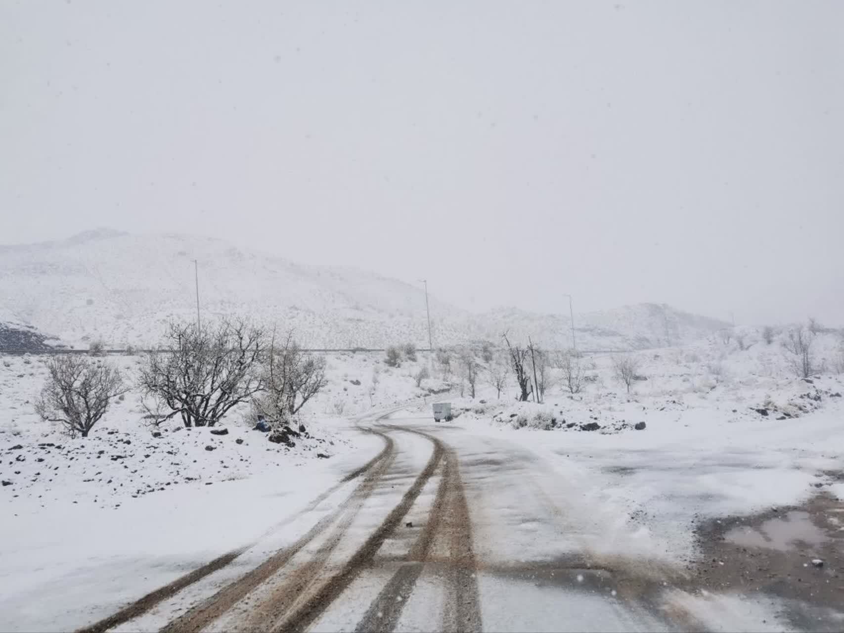بارش برف در روستای پیرانج