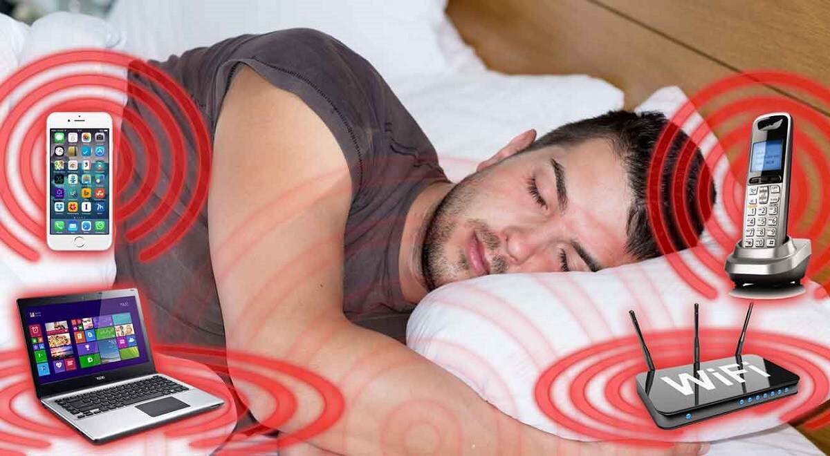 چطور از تشعشعات تلفن‌همراه در امان بمانیم؟