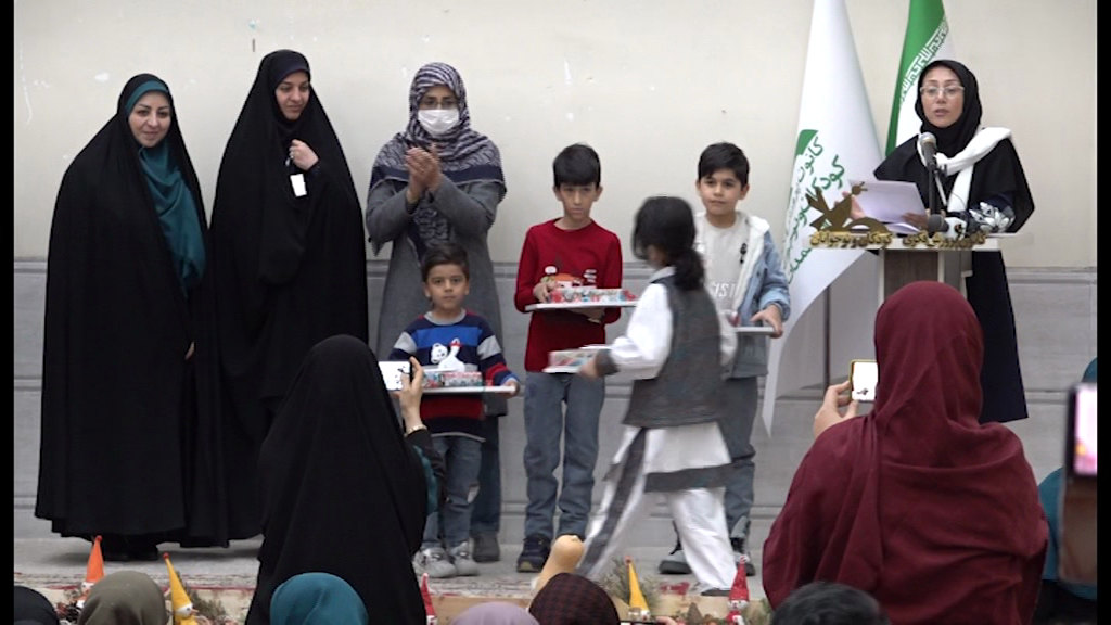 معرفی برترین های جشنواره قصه گویی در همدان