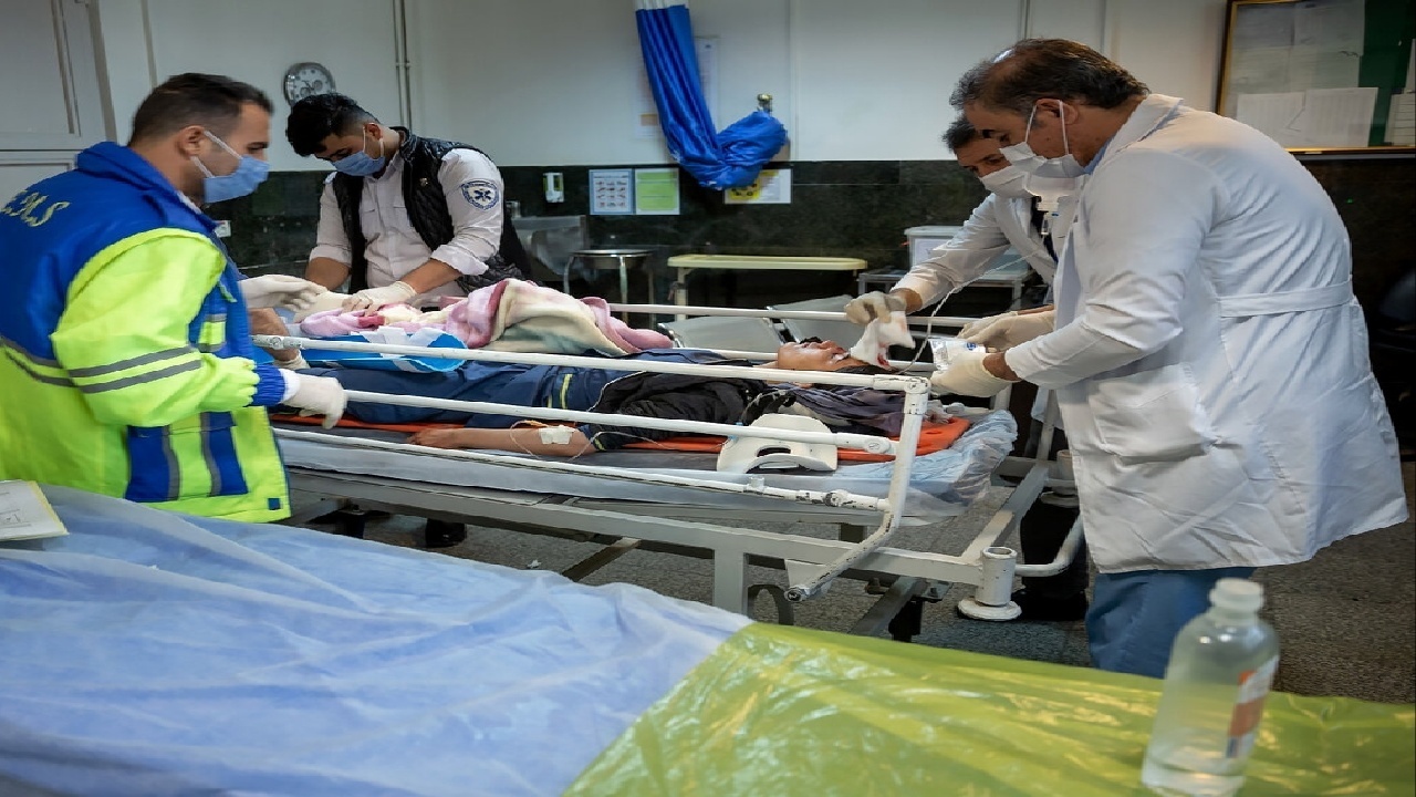 تصادف مینیبوس با خودرو باری در میاندوآب ۱۸ مصدوم برجا گذاشت تصادف مینیبوس با خودرو باری در میاندوآب ۱۸ مصدوم برجا گذاشت