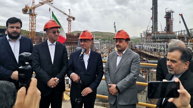 ۲ هزار نیروی جدید با توسعه پتروشیمی کرمانشاه مشغول به کار میشوند ۲ هزار نیروی جدید با توسعه پتروشیمی کرمانشاه مشغول به کار میشوند