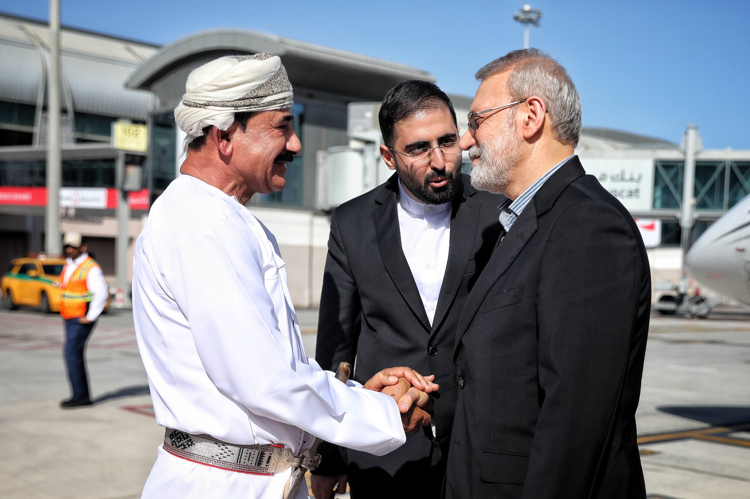 ارتشبد النعمانی شخصاً از لاریجانی استقبال کرد