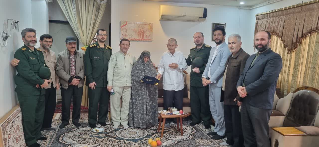 دیدار مسئولان آستانه‌اشرفیه با خانواده‌های معظم شهدای دوران دفاع مقدس