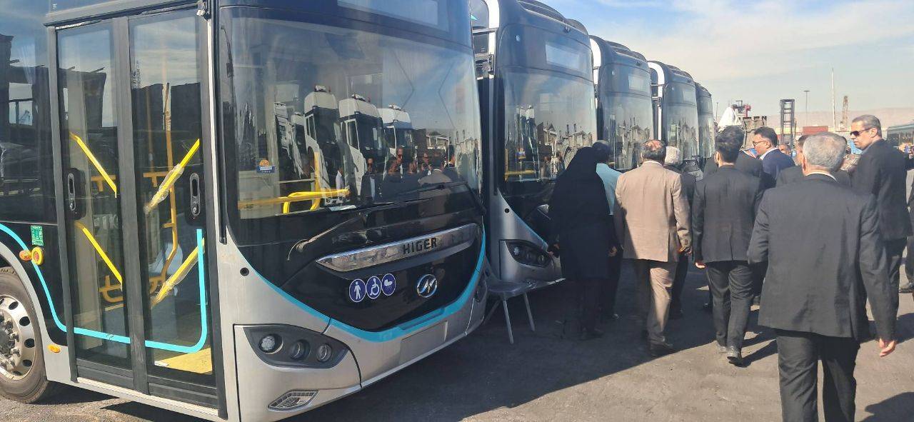 ترخیص اتوبوس‌های برقی شهرداری تهران از بندر شهید رجایی