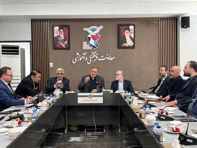 گفتمان ایثار و شهادت با رویداد شهید اجتماعی‌سازی می‌شود