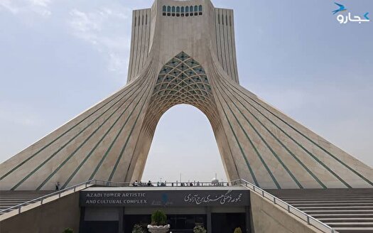افتتاح نمایشگاه بخش انقلاب در آیینه زندگی جشنواره فجر