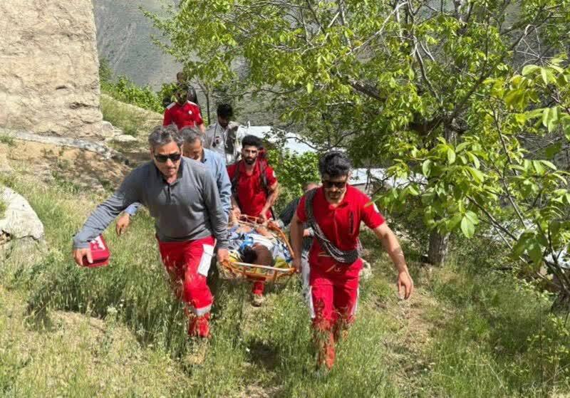 نجات فرد سقوط کرده از ارتفاعات روستای کویان شهرستان طارم
