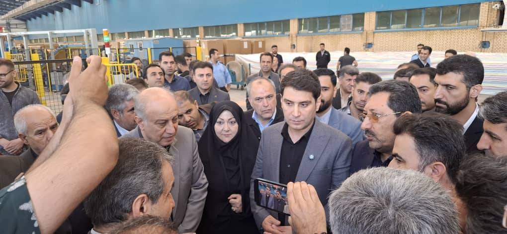 دولت به تامین نیاز ارزی کارخانه لاستیک کردستان  کمک میکند