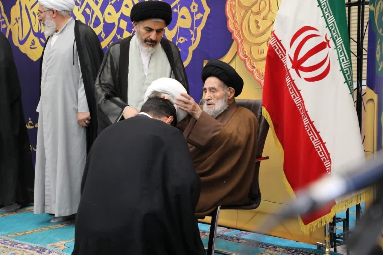 تجمع بزرگ غدیریون و آئین تلبّس جمعی از طلاب حوزه علمیه ارومیه به لباس مقدس روحانیت