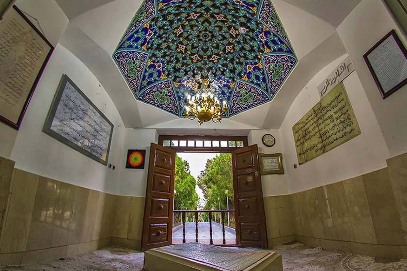 اتمام عملیات اجرای کف فرش آرامگاه شیخ ابوالحسن خرقانی