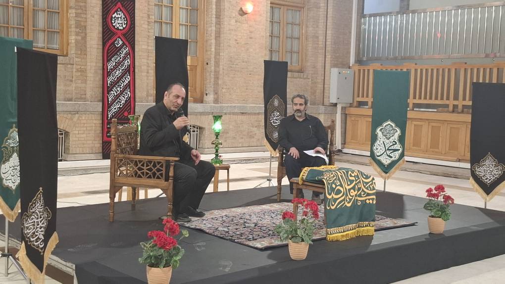 محفل شعر آیینی «بارگه غریب» برگزار شد