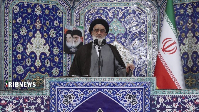 پاسخ رهبر انقلاب، ترامپ را تحقیر کرد پاسخ رهبر انقلاب، ترامپ را تحقیر کرد