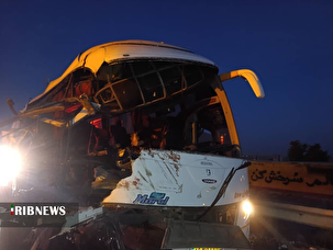 خواب آلودگی راننده ؛ علت تصادف اتوبوس و تریلی در میامی