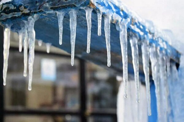 یخبندان مناطق کوهستانی اصفهان را دربر می‌گیرد