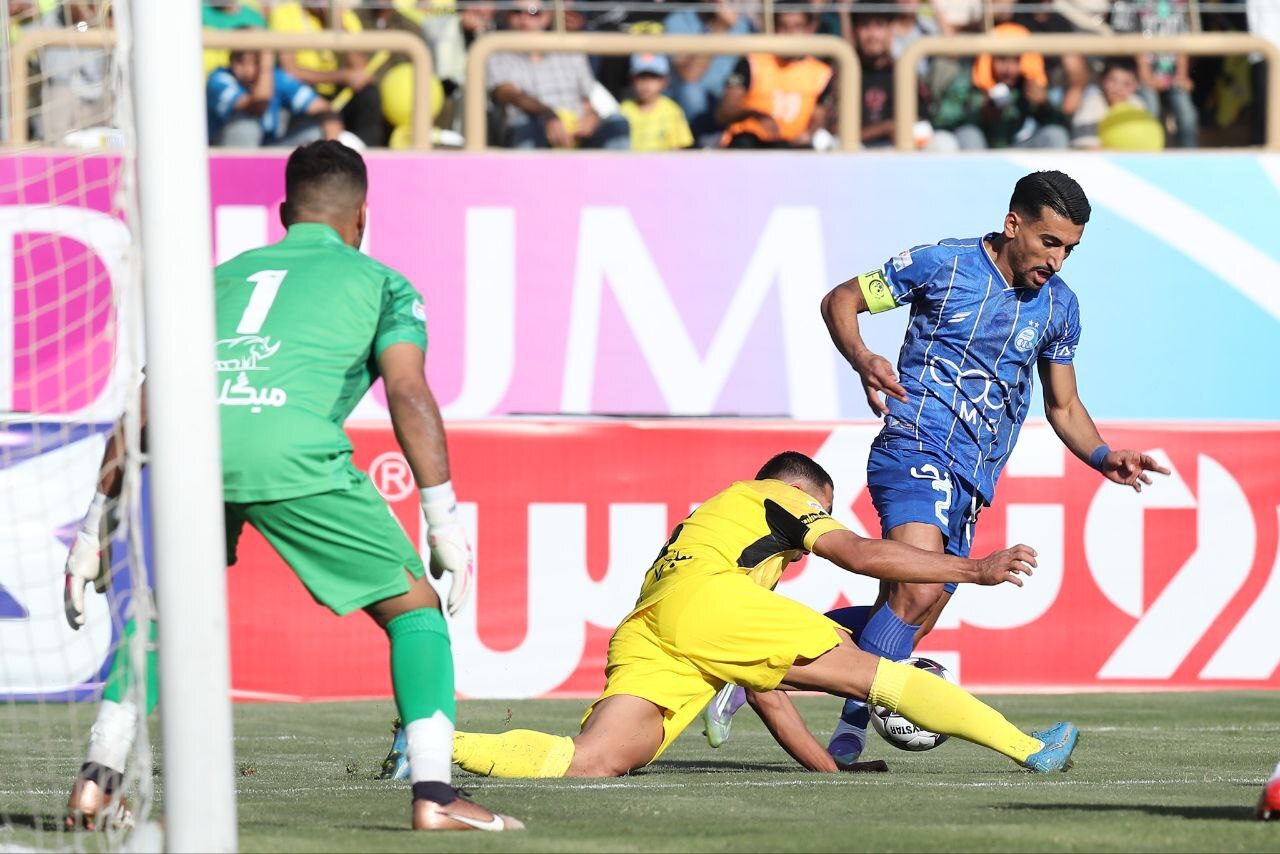 فجرسپاسی صفر - ۲ استقلال فجرسپاسی صفر - ۲ استقلال