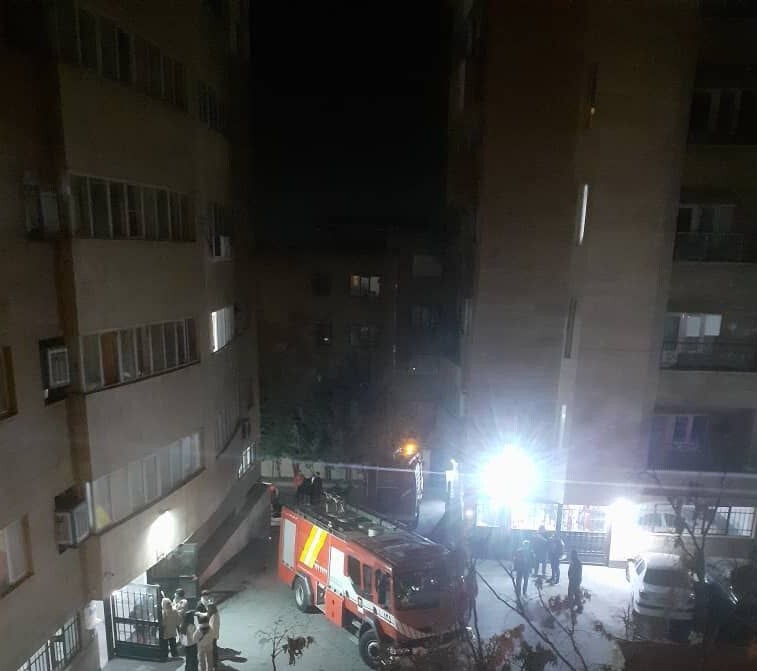 اتصال سیمکشی خودرو موجب آتشسوزی شبانه در واحد مسکونی شد اتصال سیمکشی خودرو موجب آتشسوزی شبانه در واحد مسکونی شد