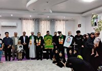 دیدار خادمان حرم مطهر رضوی با خانواده شهدای جنگ تحمیلی سوم بوشهر