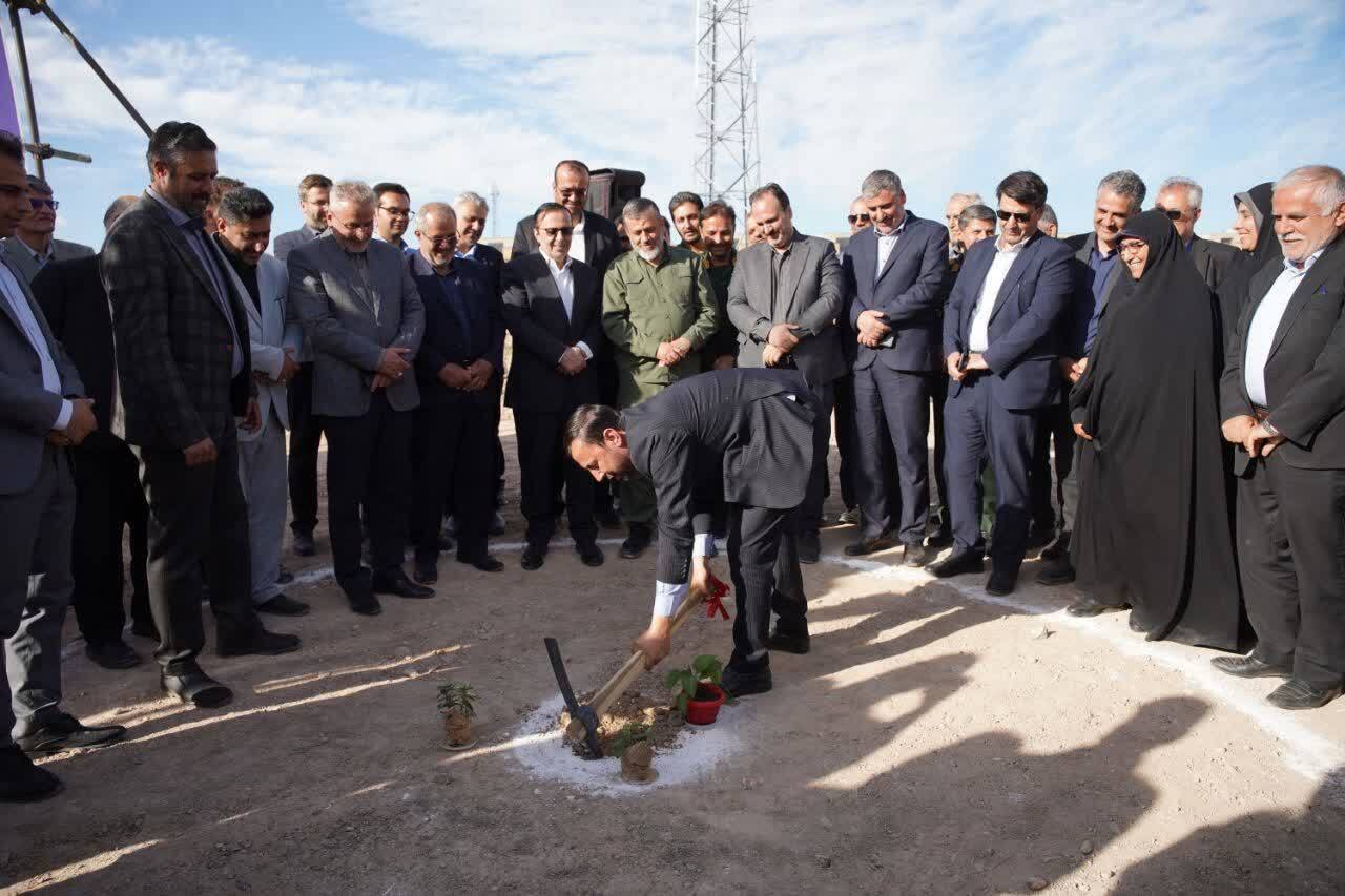 مراسم کلنگ‌زنی هنرستان مهرگان
