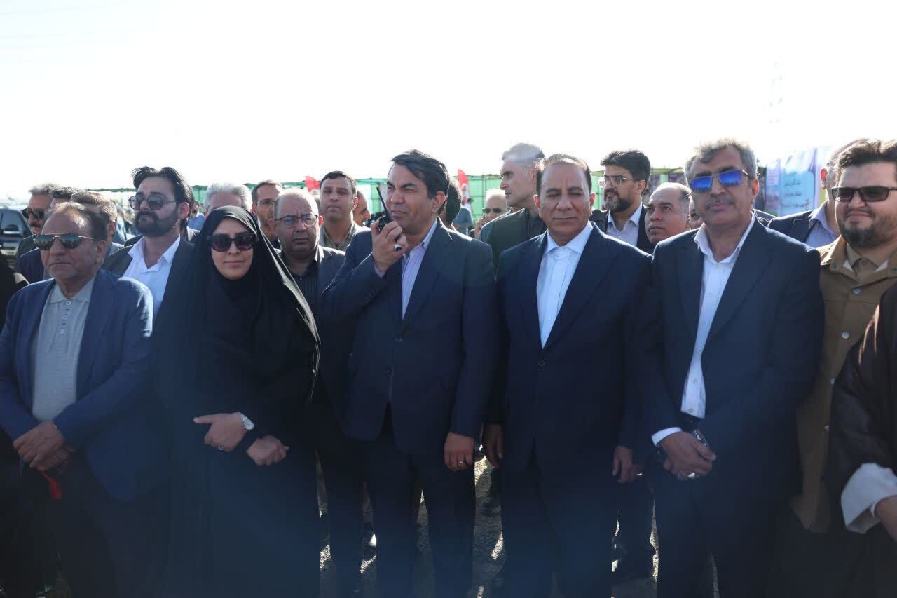 آغاز عملیات اجرایی نیروگاه خورشیدی ۴۰ مگاواتی بافت