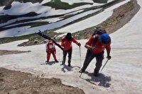 نجات دو کوهنورد مصدوم در ارتفاعات چهل‌چشمه دیواندره توسط هلال‌احمر کردستان