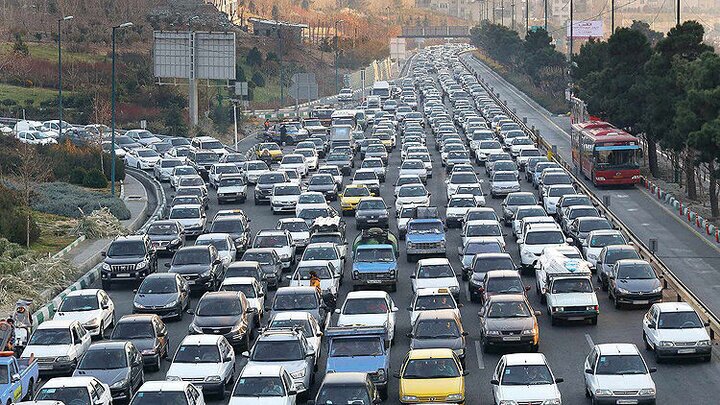 ترافیک نیمهسنگین در جادههای منتهی پایتخت ترافیک نیمهسنگین در جادههای منتهی پایتخت