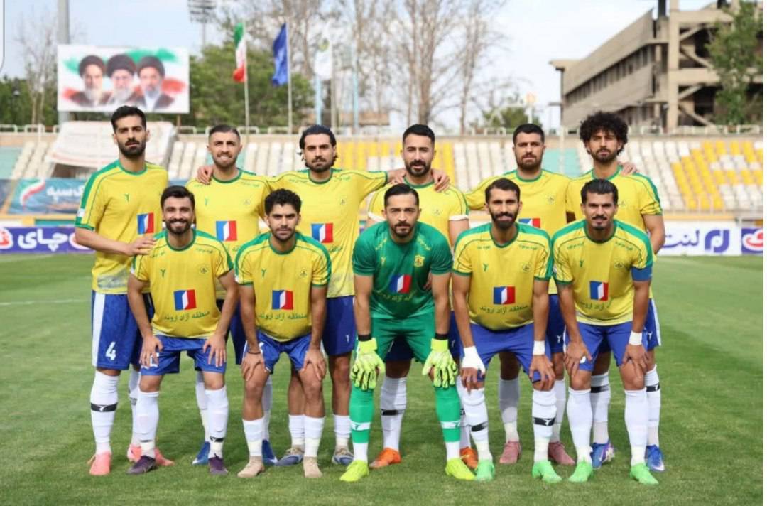 تیم فوتبال صنعتنفت در ارومیه به دنبال سه امتیاز تیم فوتبال صنعتنفت در ارومیه به دنبال سه امتیاز