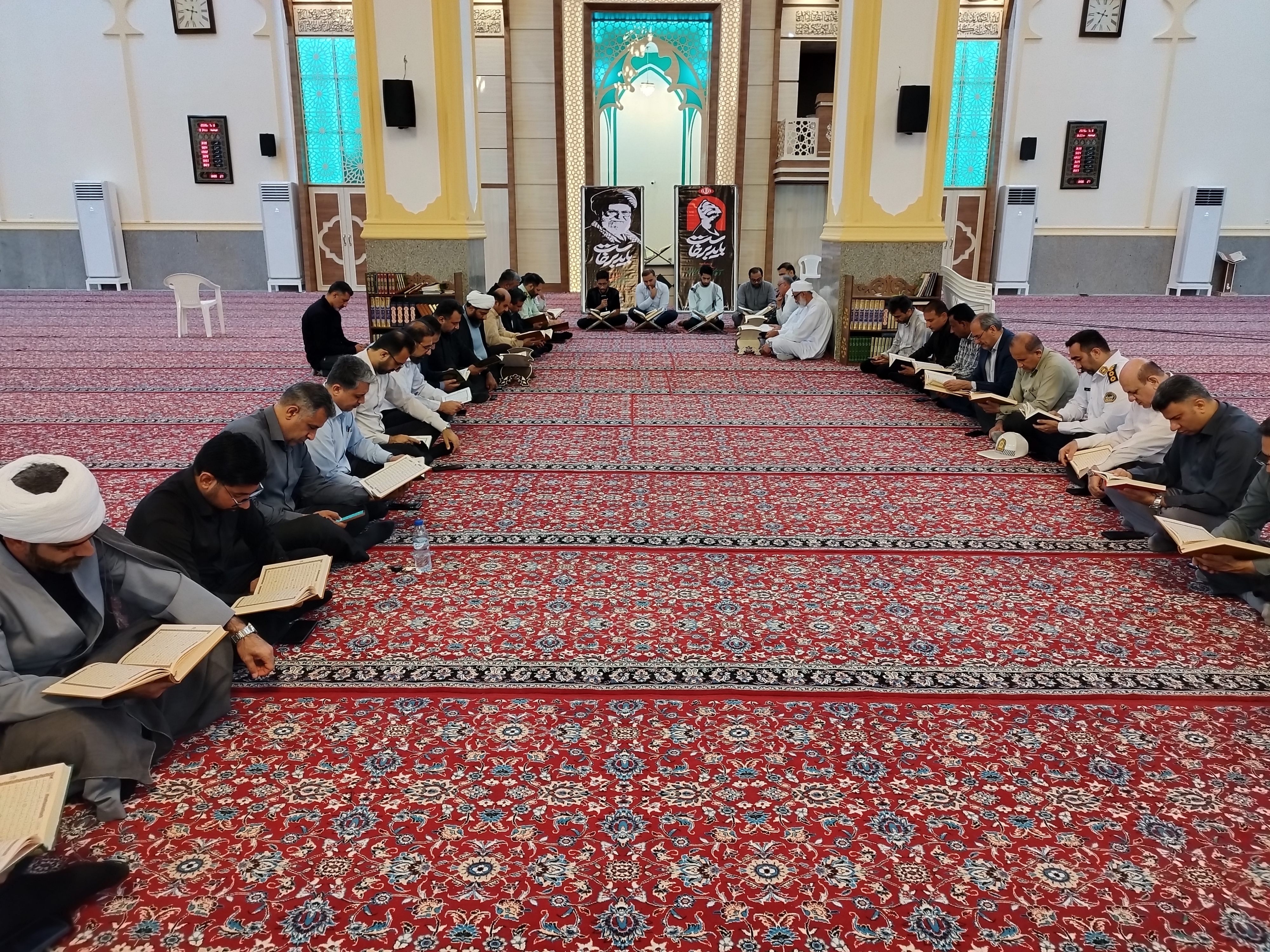 برپایی محفل انس با قرآن در مسجد جامع کوخرد بستک