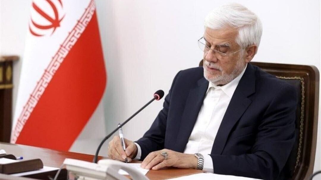 واکنش عارف به تشییع حماسی پیکر مطهر امام شهید در عراق واکنش عارف به تشییع حماسی پیکر مطهر امام شهید در عراق