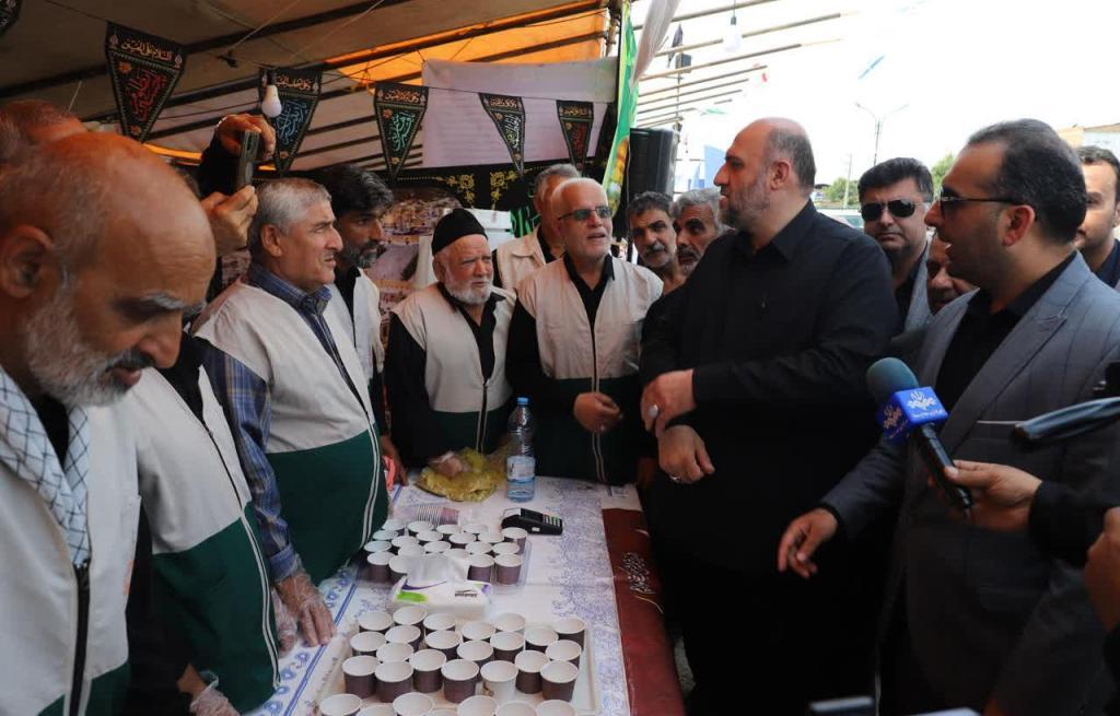 میزبانی از زائران مراسم تشییع امام شهید در مازندران