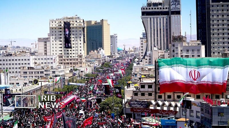 مراسم تشییع و تدفین رهبر شهید انقلاب در مشهد (۲) مراسم تشییع و تدفین رهبر شهید انقلاب در مشهد (۲)