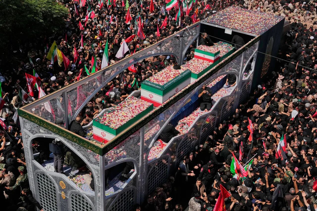 قدردانی فرمانده سپاه امام سجاد هرمزگان از حضور مردم در تشییع رهبر شهید قدردانی فرمانده سپاه امام سجاد هرمزگان از حضور مردم در تشییع رهبر شهید