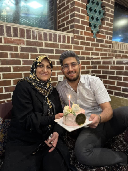 فرخنده قرآن؛ مادری که برای دو نفر نفس می کشید فرخنده قرآن؛ مادری که برای دو نفر نفس می کشید