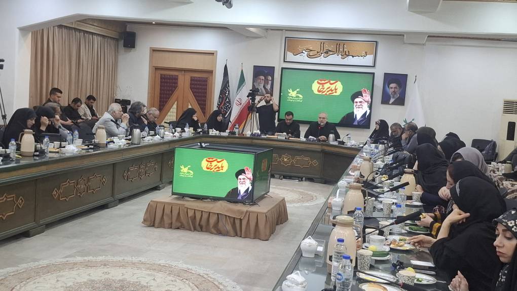 «باید برخاست»؛ شاعران کودک و نوجوان برای رهبر شهید شعر خواندند/***